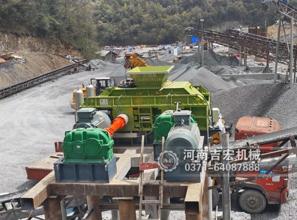 砂子粒型差、含粉量高？液壓對輥制砂機(jī)一鍵調(diào)節(jié),成品砂級配更優(yōu)！