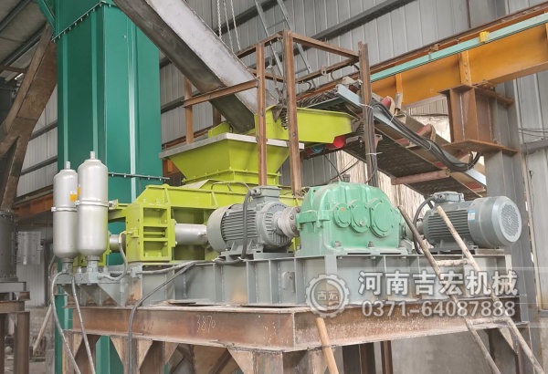 吉宏機(jī)械對輥制砂機(jī)：高耐磨輥皮+液壓調(diào)節(jié)，破碎效率提升30%！