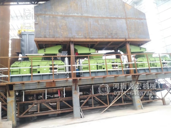 機(jī)制砂粒度總不達(dá)標(biāo)？大型對(duì)輥制砂機(jī)：顆粒均勻級(jí)配好,攪拌站搶著要!
